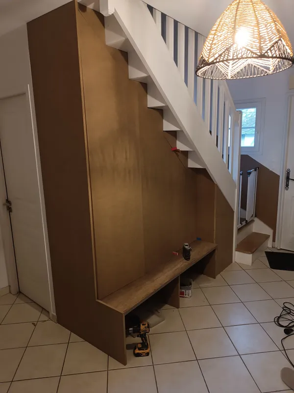Meuble sur mesure sous escalier, photo 7