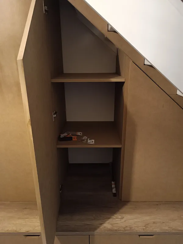 Meuble sur mesure sous escalier, photo 12