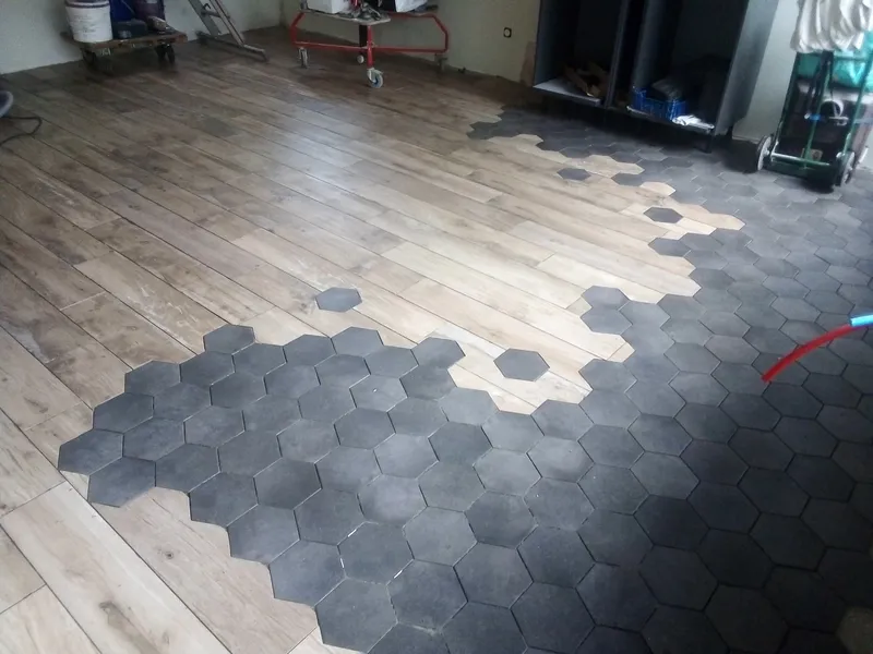 Carrelage bois et hexagones, photo 1