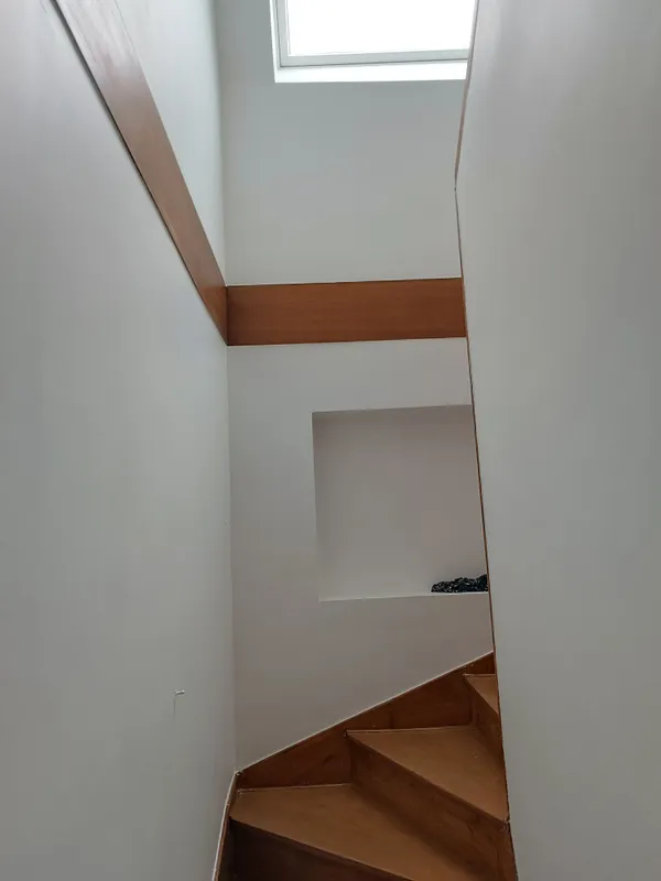Réparation de mur dans une trémie d'escalier, photo 14